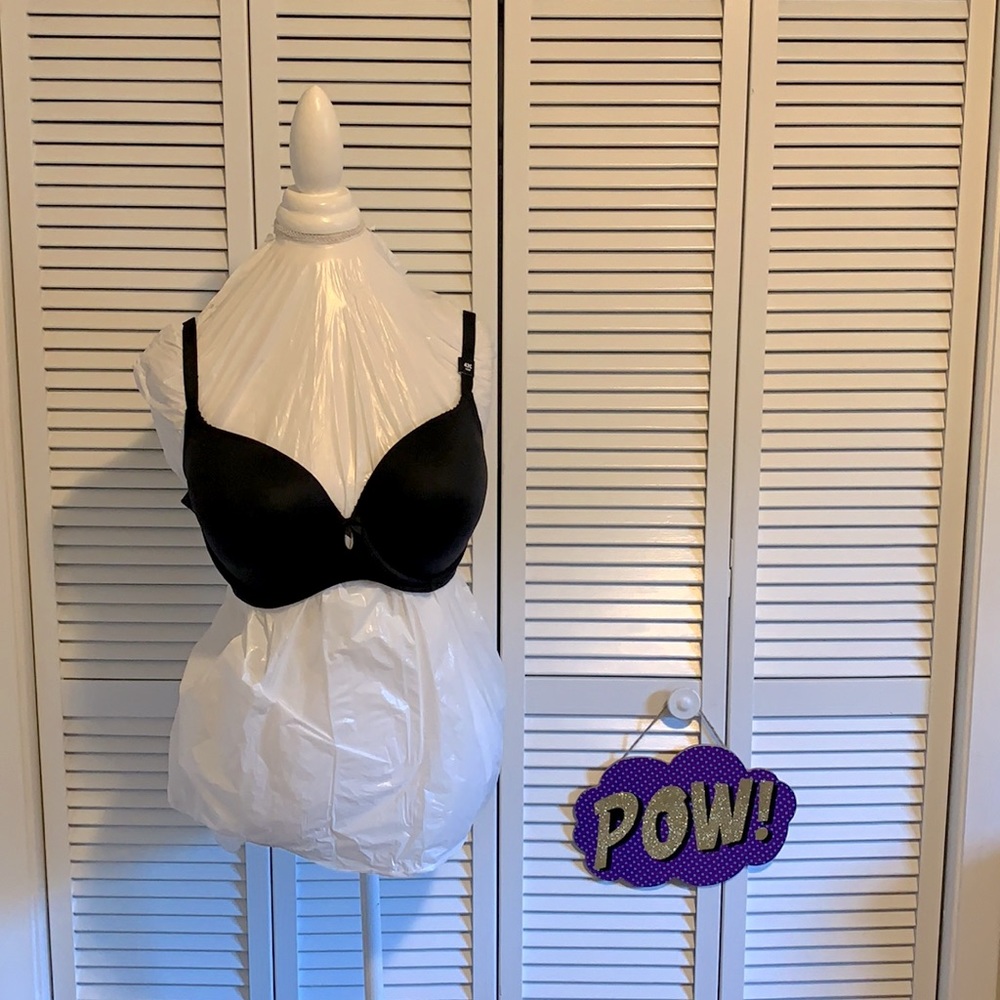 BLACK MICROFIBER LIGHTLY LINED T-SHIRT BRA